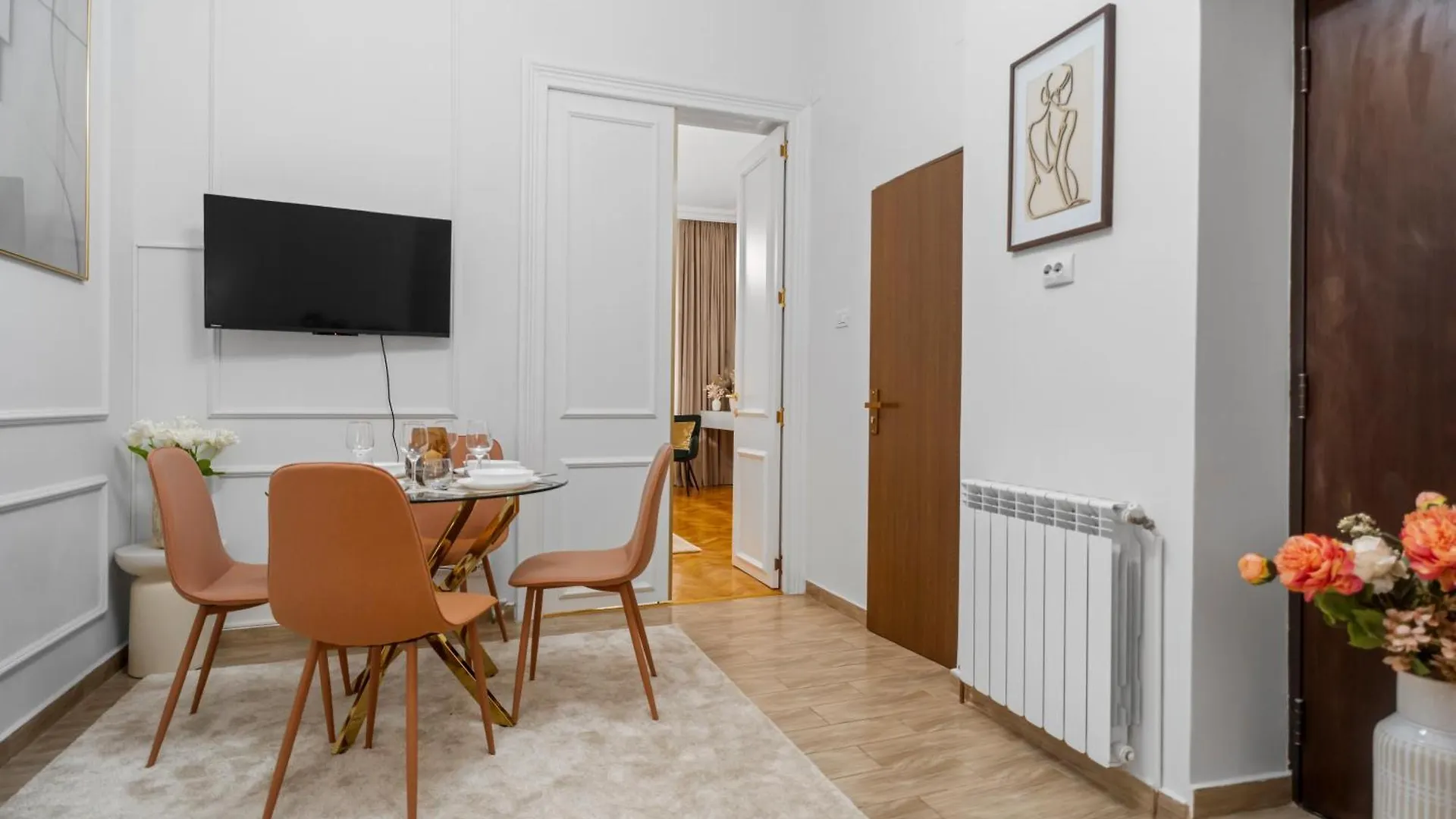 Zen Central Apartment With Self Check-In & Private Parking Bukurešť