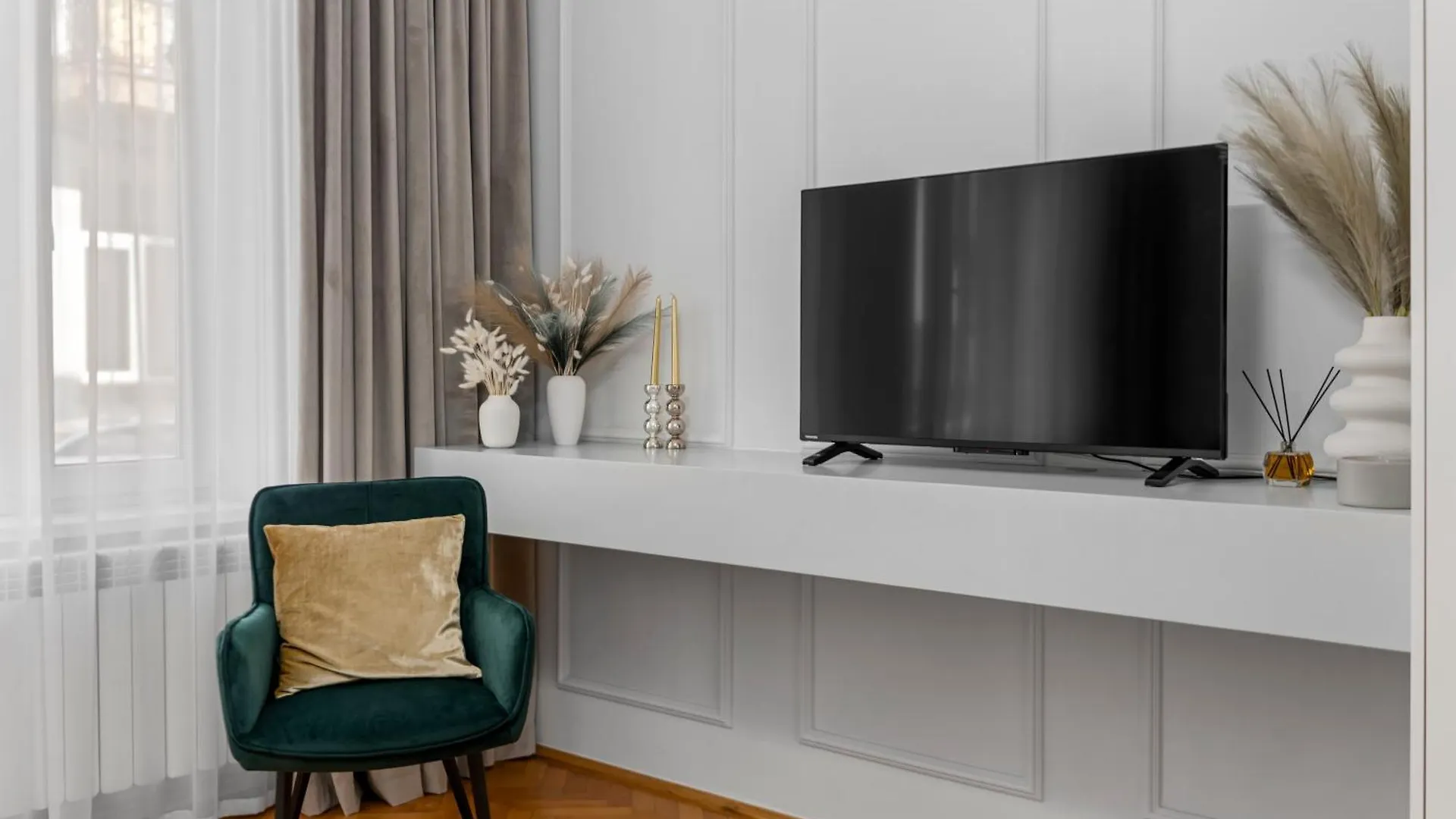 Zen Central Apartment With Self Check-In & Private Parking Bukurešť