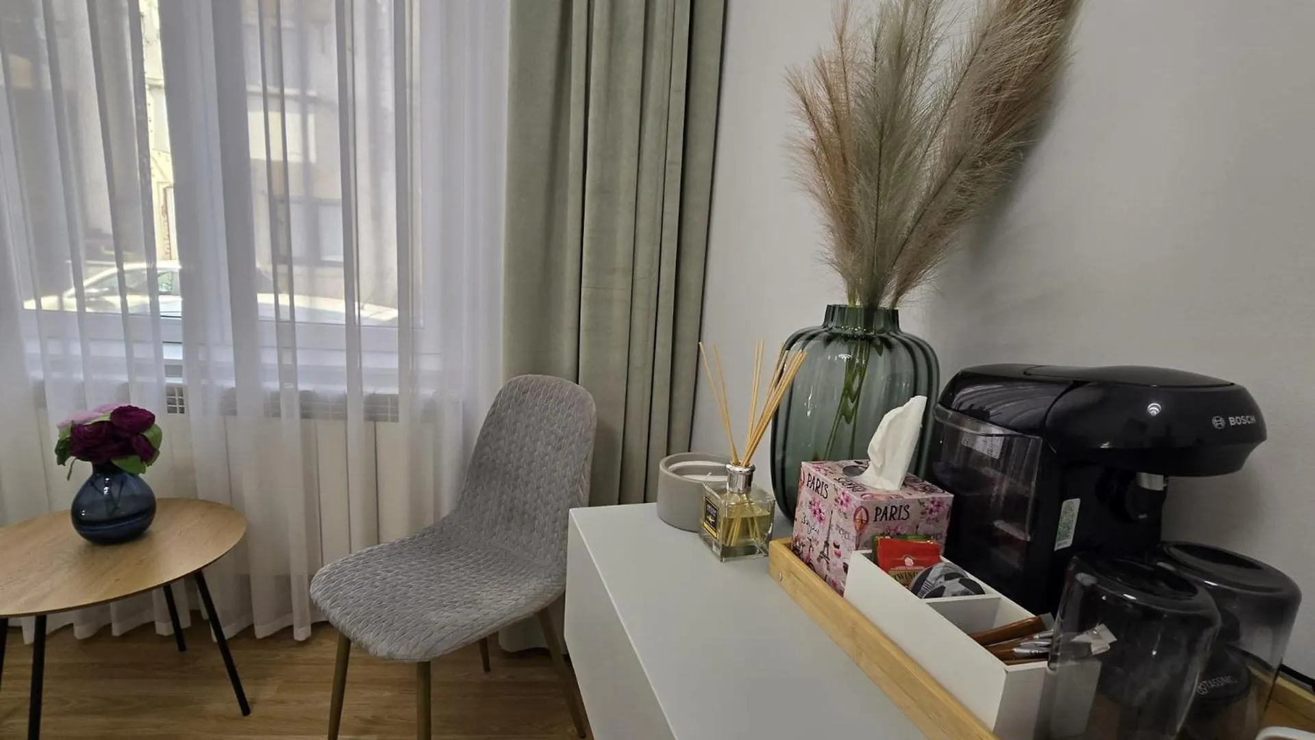 Appartamento Luxury House - Private Garden & Parking - Old Town Bucarest