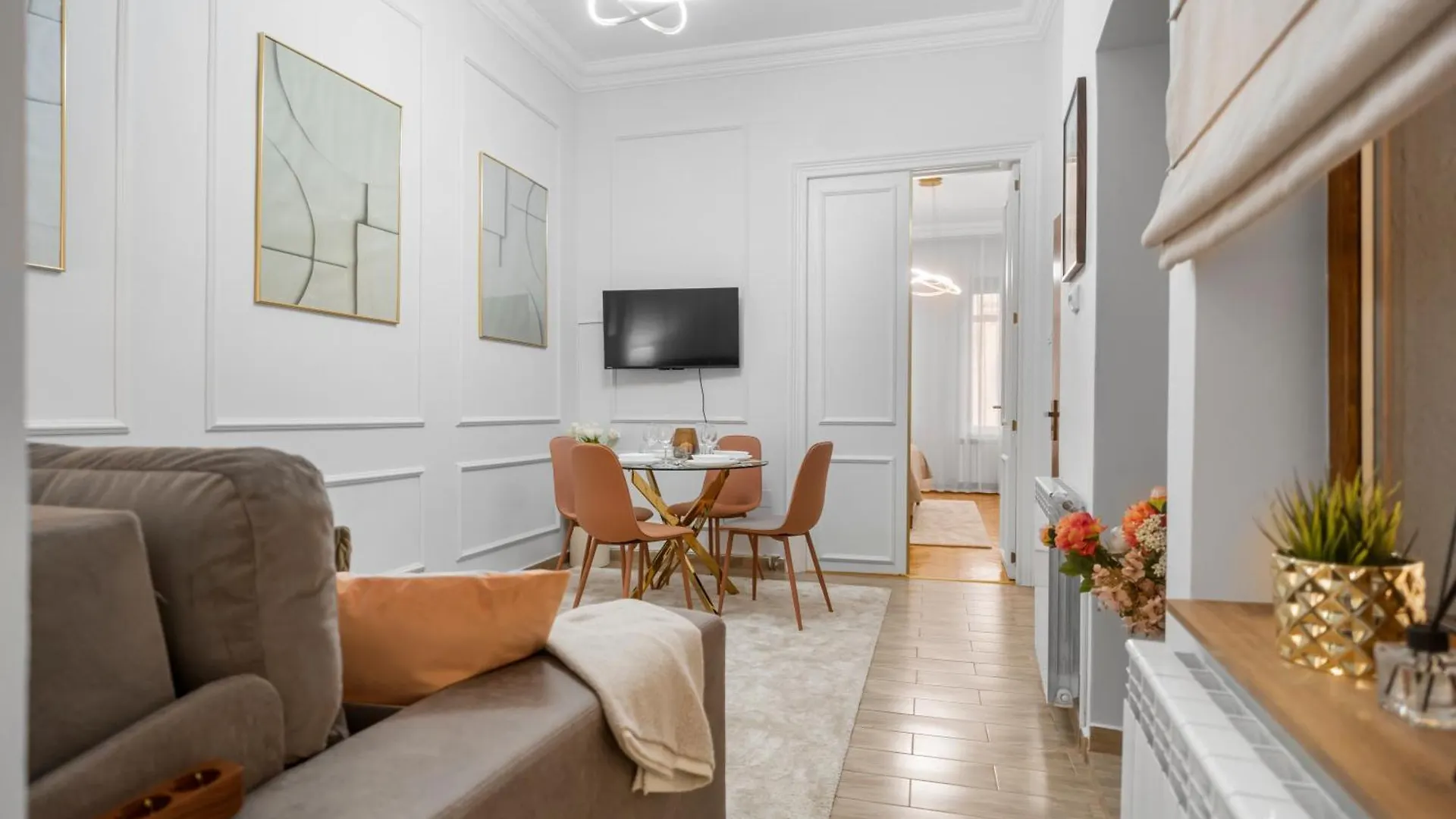 Zen Central Apartment With Self Check-In & Private Parking Bucharest